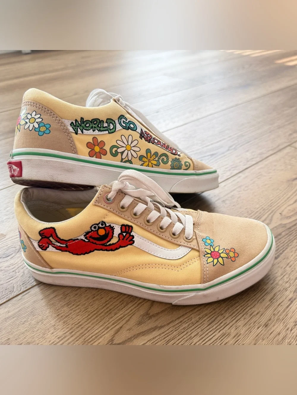 Vans Butter Yellow X Elmo Sesame Street low top Sneaker - 7 men’s or 8.5 womens